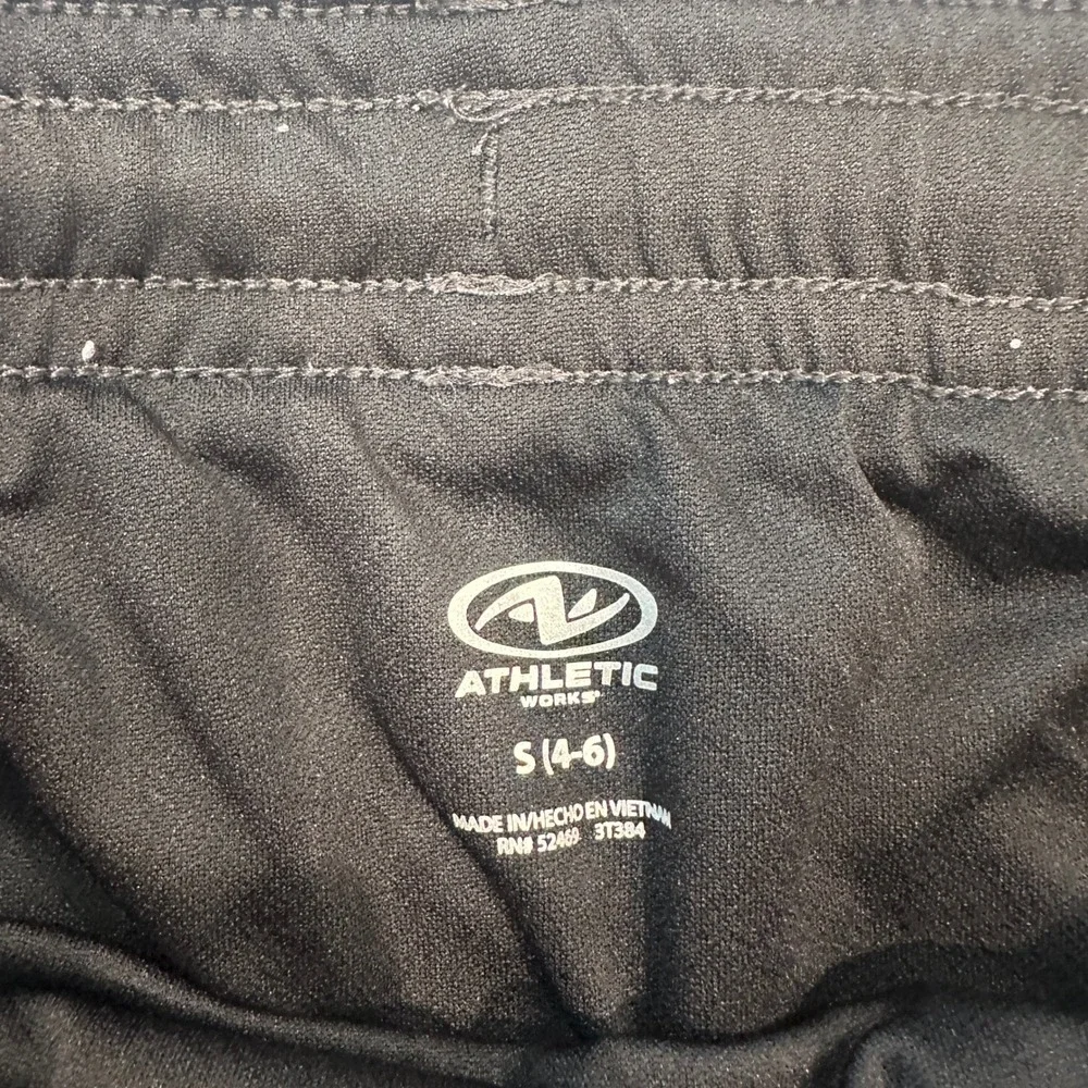 Athletic Works Womens Black Grey Running Shorts Size S 4-6 Drawstring Pockets